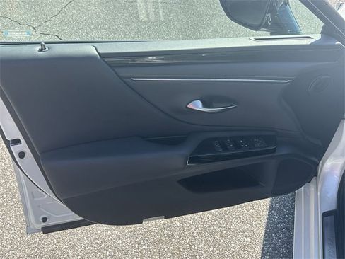 Used 2022 Lexus ES 350 image 10