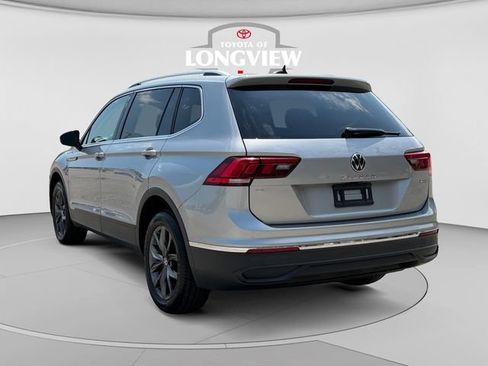 Used 2022 Volkswagen Tiguan SE w/ Panoramic Sunroof Package AWD/4WD image 3