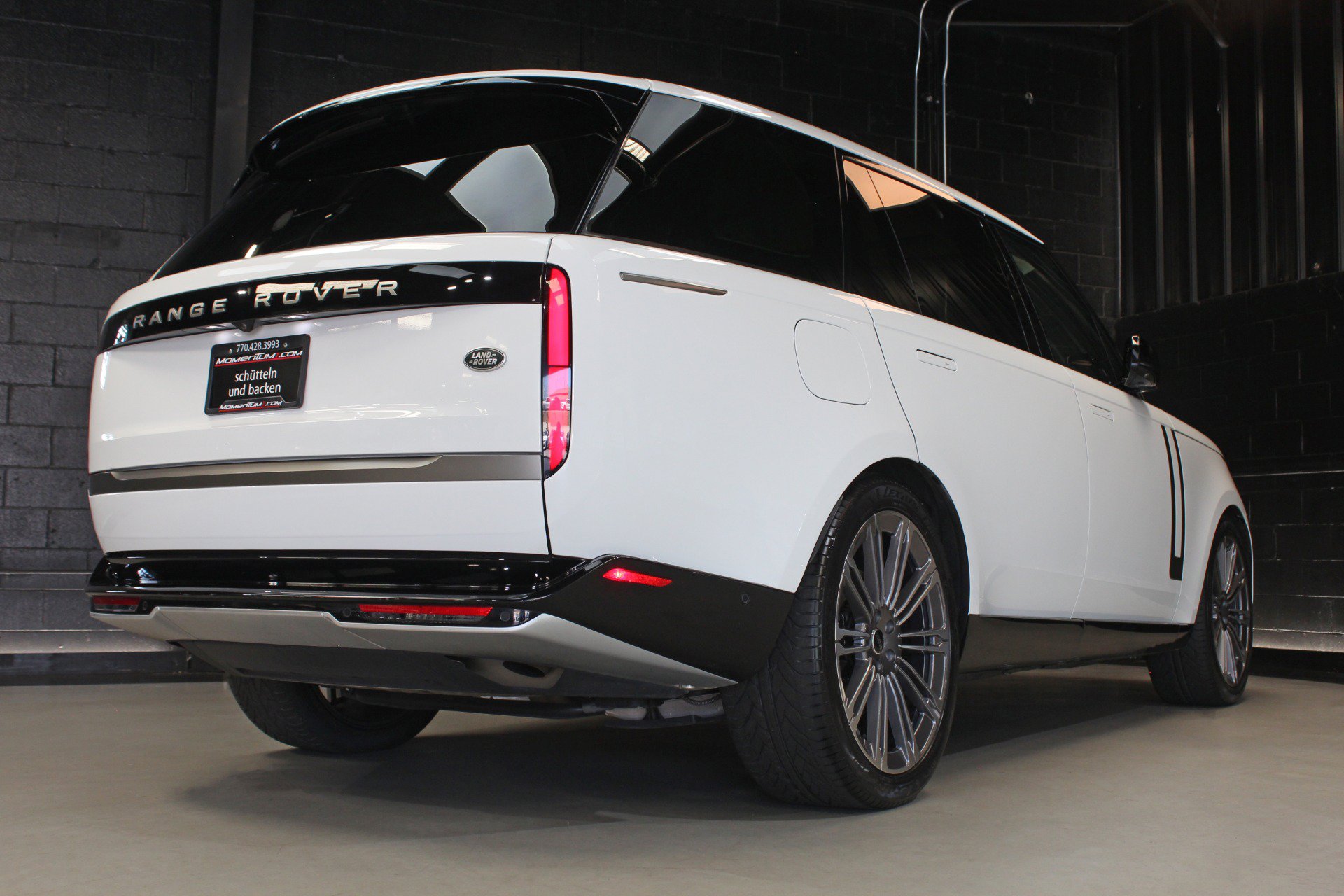 Used 2023 Land Rover Range Rover Long Wheelbase SE AWD/4WD image 15