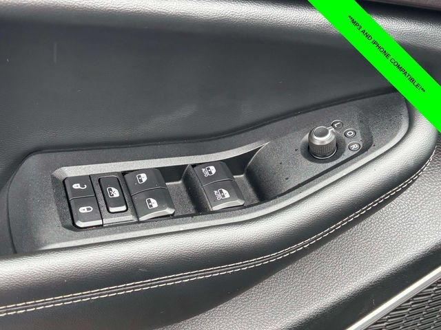 Used 2022 Jeep Grand Cherokee L Laredo w/ Luxury Tech Group I AWD/4WD image 10