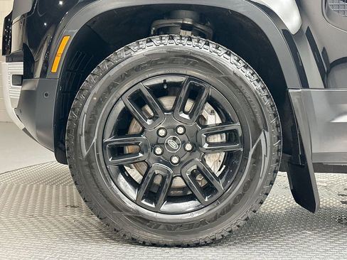 Used 2023 Land Rover Defender 110 SE AWD/4WD image 9
