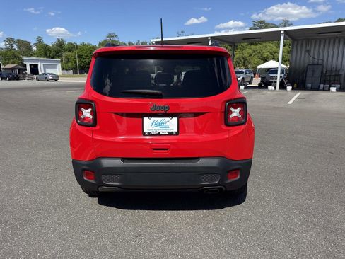 Used 2021 Jeep Renegade Latitude image 5
