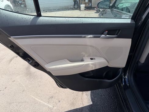 Used 2017 Hyundai Elantra Value Edition FWD image 28