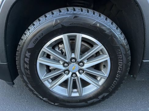Used 2023 Chevrolet Traverse LT w/ LPO, Cargo Package AWD/4WD image 8