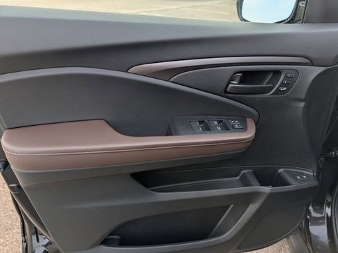 Used 2024 Honda Passport EX-L image 24