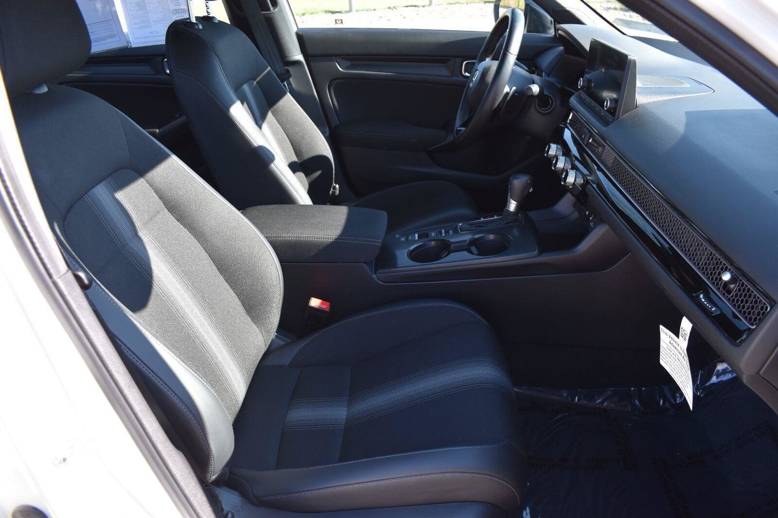 Used 2025 Honda Civic Sport image 12