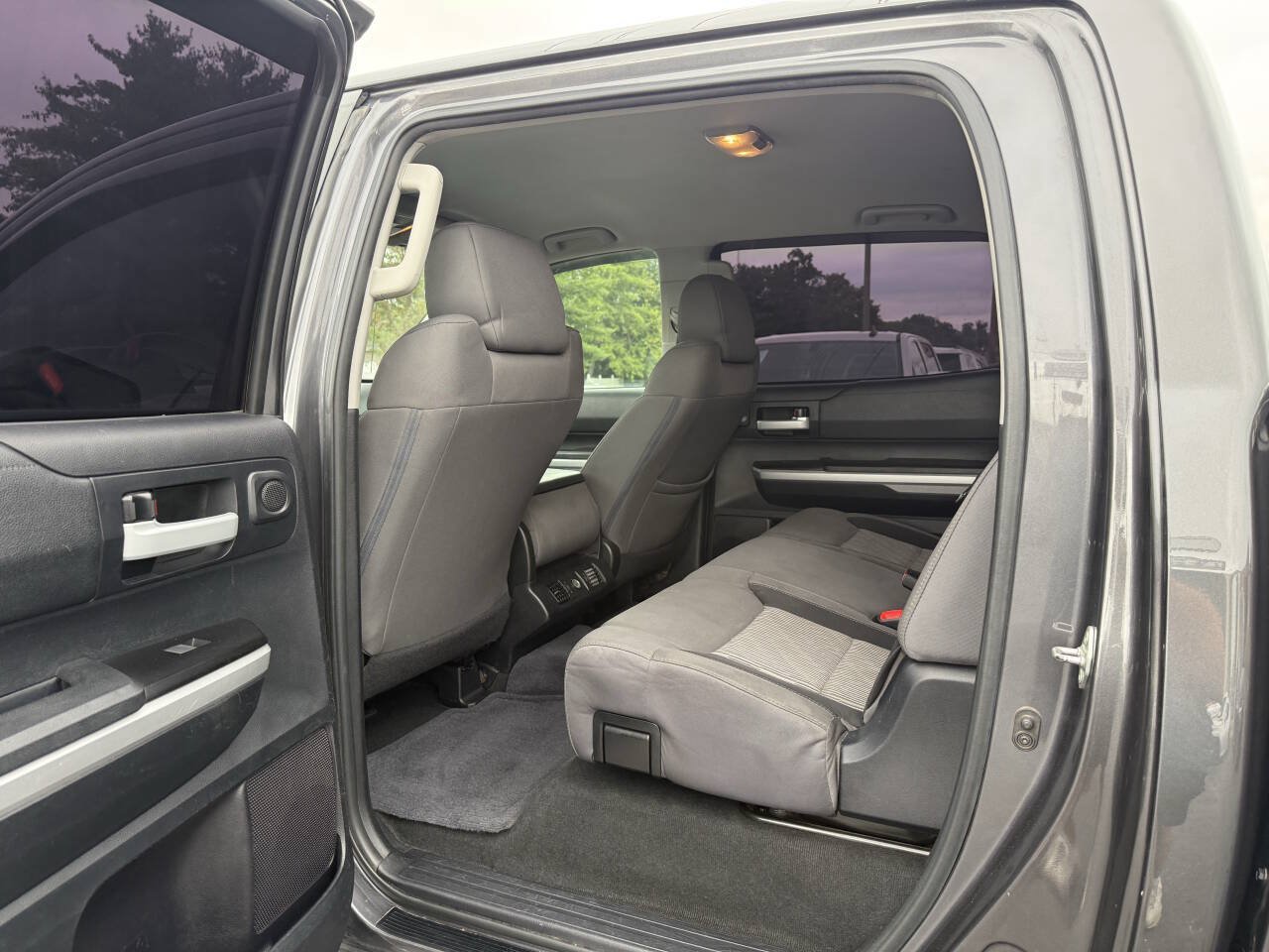 Used 2016 Toyota Tundra SR5 w/ TRD Off Road Package AWD/4WD image 15