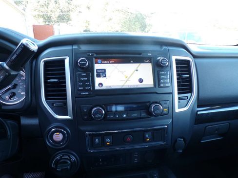 Used 2018 Nissan Titan SL w/ Midnight Edition image 13