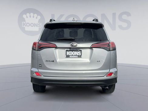 Used 2017 Toyota RAV4 LE image 5