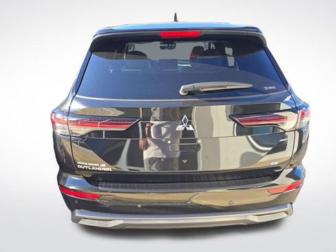 New 2025 Mitsubishi Outlander SE image 4