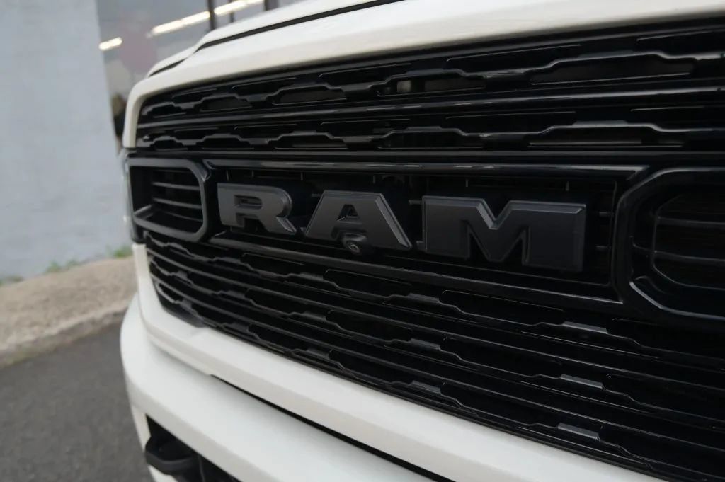 Used 2022 RAM 3500 Limited AWD/4WD image 9