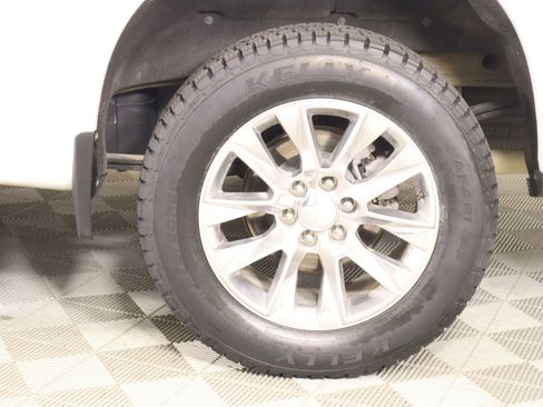 Used 2022 Chevrolet Silverado 1500 LTZ w/ Z71 Off-Road Package image 17