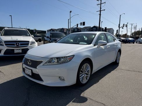 Used 2013 Lexus ES 350 w/ Luxury Pkg & Navigation w/ Luxury Pkg FWD image 1