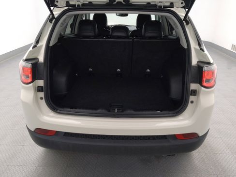 Used 2018 Jeep Compass Latitude w/ Popular Equipment Group AWD/4WD image 29