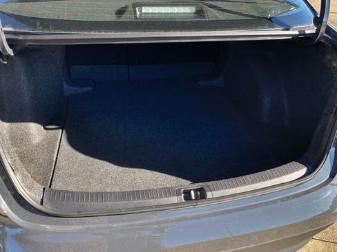 Used 2025 Toyota Corolla LE image 9