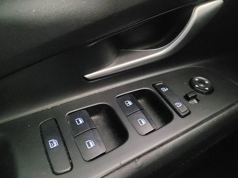 Used 2024 Hyundai Elantra SE FWD image 27