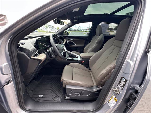Certified 2025 Audi Q5 Premium Plus w/ Premium Plus AWD/4WD image 9