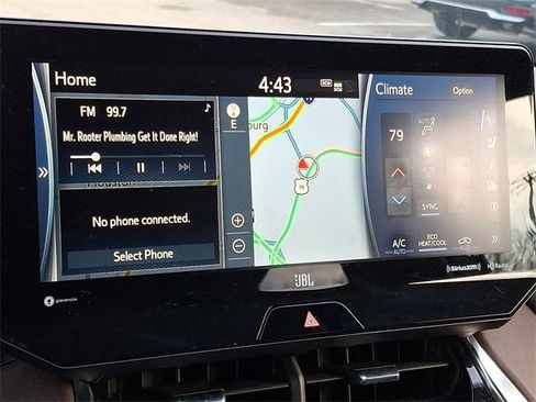 Used 2021 Toyota Venza Limited image 16