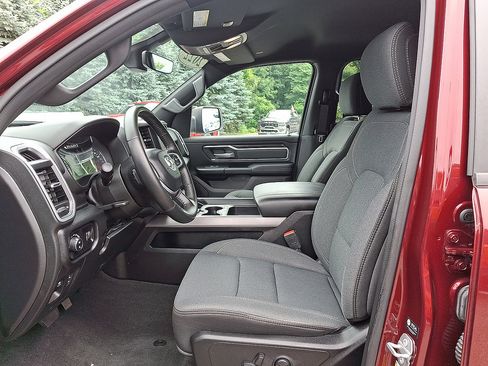 Certified 2022 RAM 1500 Big Horn AWD/4WD image 3