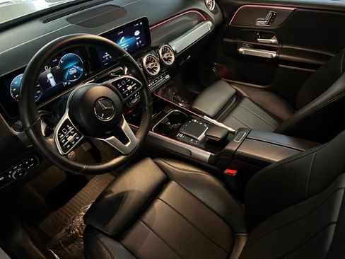 Used 2021 Mercedes-Benz GLB 250 image 9
