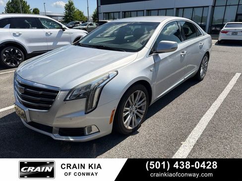 Used 2019 Cadillac XTS Luxury FWD image 1