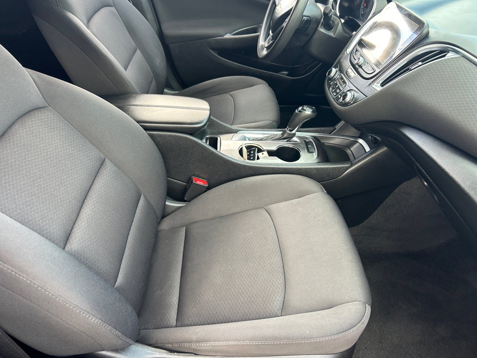 Used 2020 Chevrolet Malibu LT FWD image 18