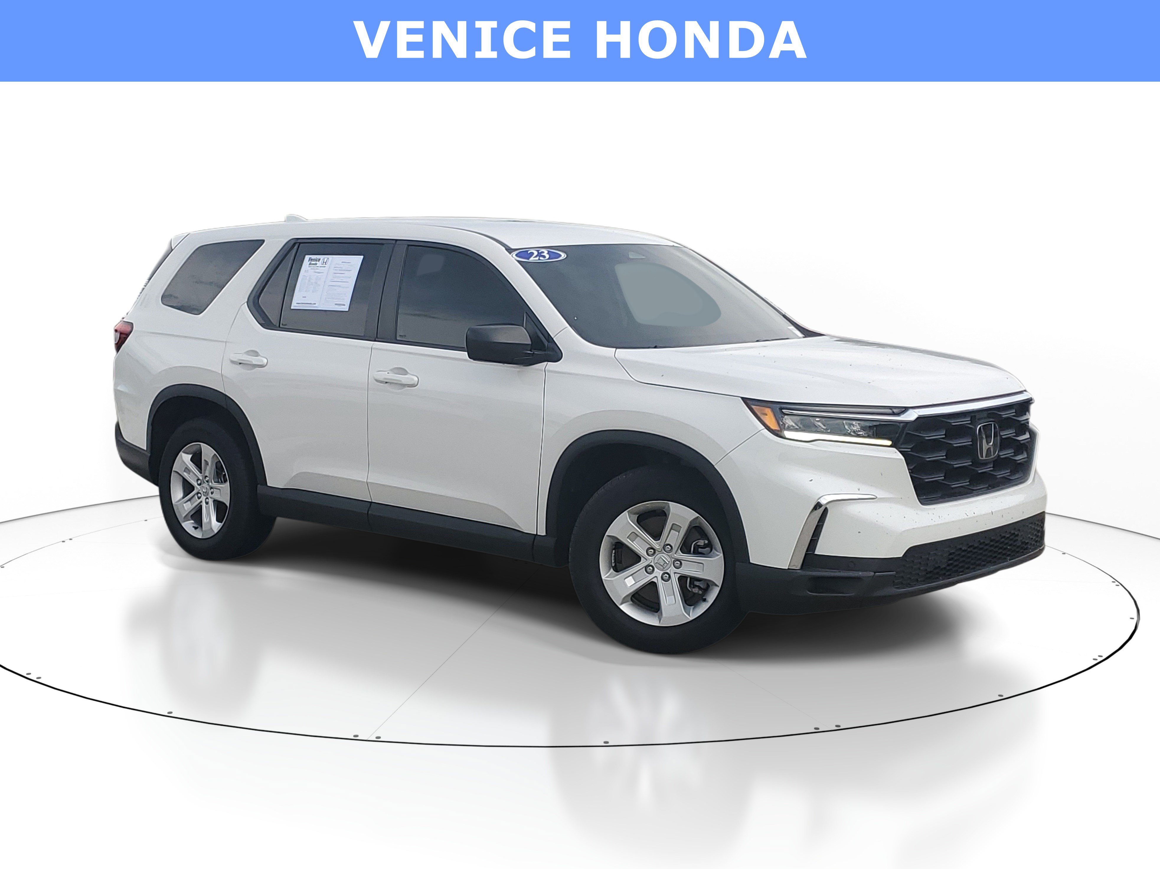 Used 2023 Honda Pilot LX image 1
