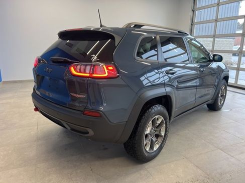 Used 2019 Jeep Cherokee Trailhawk w/ Cold Weather Group image 5