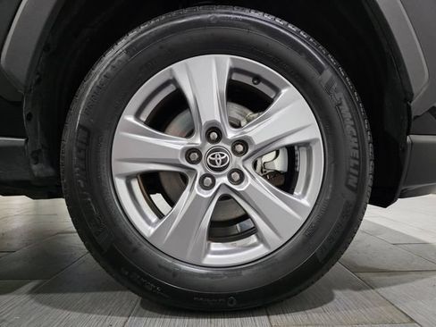 Used 2025 Toyota RAV4 XLE AWD/4WD image 25