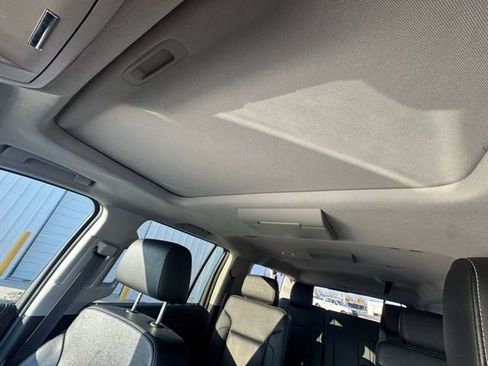 Used 2017 GMC Yukon XL SLT w/ Premium Edition image 19