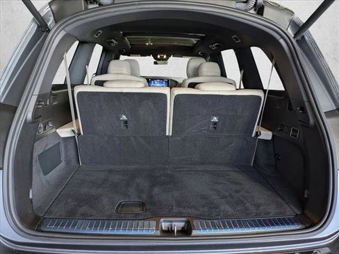 Used 2024 Mercedes-Benz GLS 450 4MATIC image 10