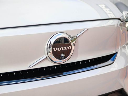 Used 2023 Volvo XC40 Recharge Ultimate image 13