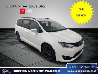 Used 2019 Chrysler Pacifica Touring-L Plus w/ S Appearance Package