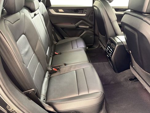 Certified 2024 Porsche Cayenne image 32