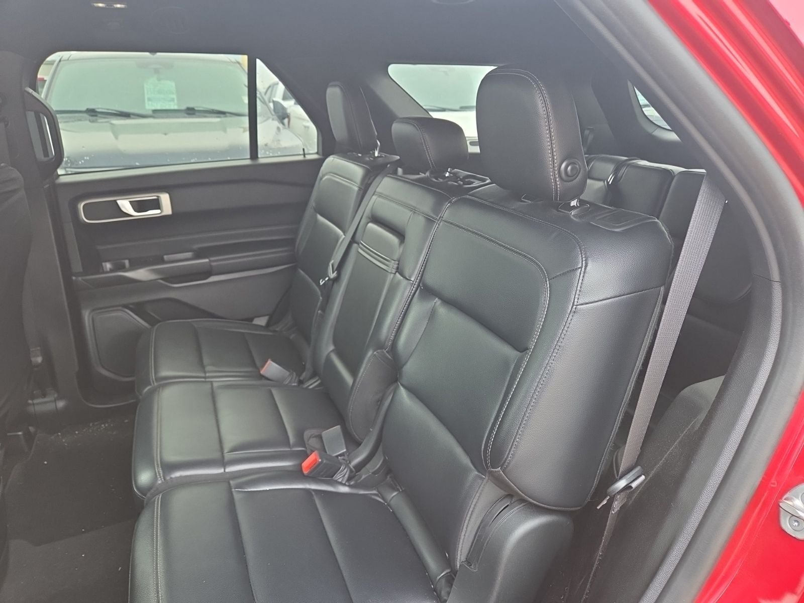 Used 2020 Ford Explorer XLT w/ Equipment Group 202A AWD/4WD image 9