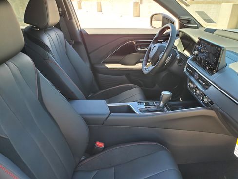 Certified 2025 Acura ADX A-Spec FWD image 9