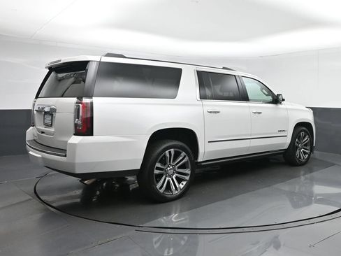 Used 2019 GMC Yukon XL Denali w/ Denali Ultimate Package AWD/4WD image 7