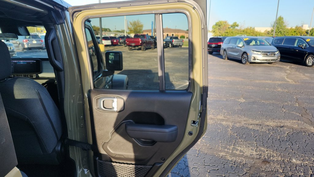 Used 2025 Jeep Wrangler Unlimited Sport AWD/4WD image 12