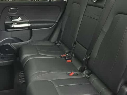 Used 2022 Mercedes-Benz GLB 250 4MATIC image 22