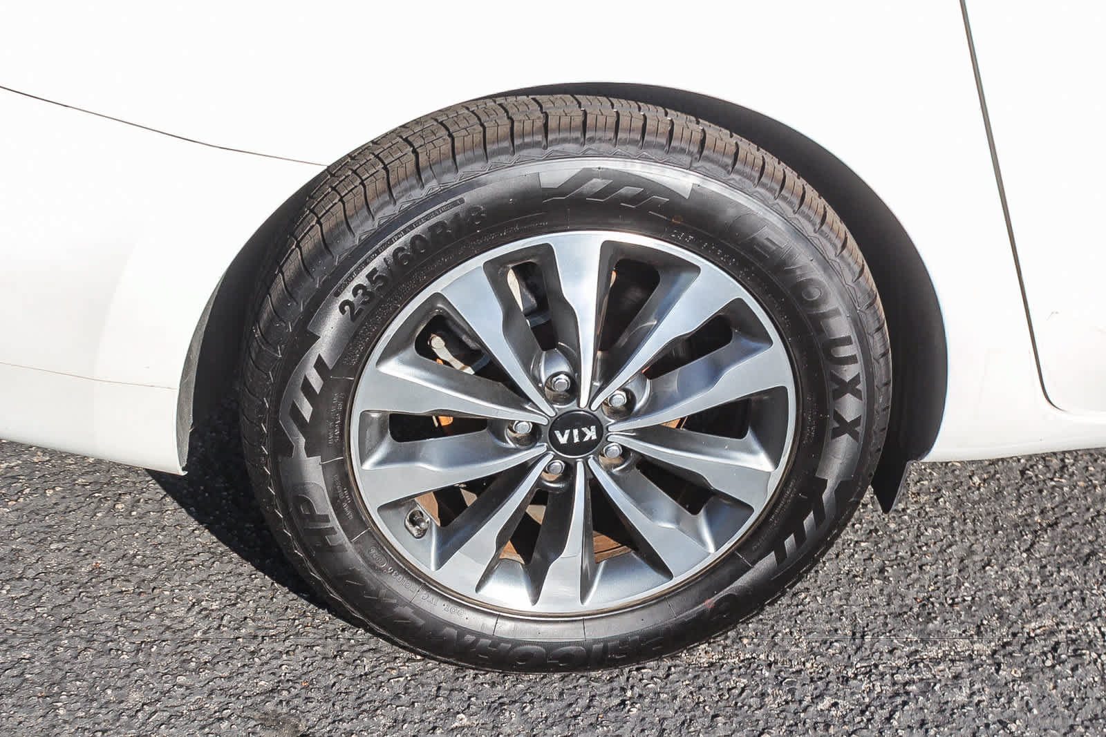 Used 2015 Kia Sedona SX FWD image 11