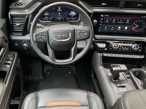 Used 2024 GMC Sierra 1500 AT4 w/ Technology Package AWD/4WD image 23