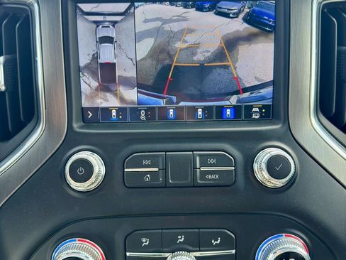 Used 2022 GMC Sierra 2500 Denali w/ Technology Package AWD/4WD image 18