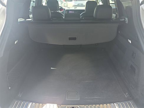 Used 2025 Porsche Cayenne image 17