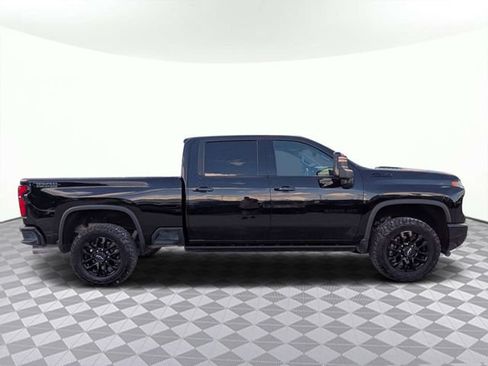 Used 2025 Chevrolet Silverado 2500 LTZ w/ LTZ Plus Package AWD/4WD image 3