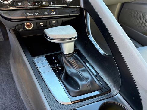 Certified 2023 Hyundai Elantra SEL image 22