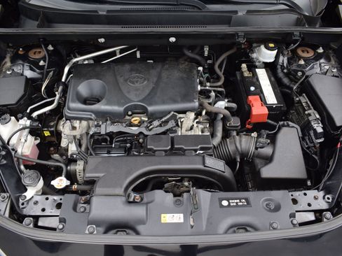 Used 2019 Toyota RAV4 XLE Premium image 9