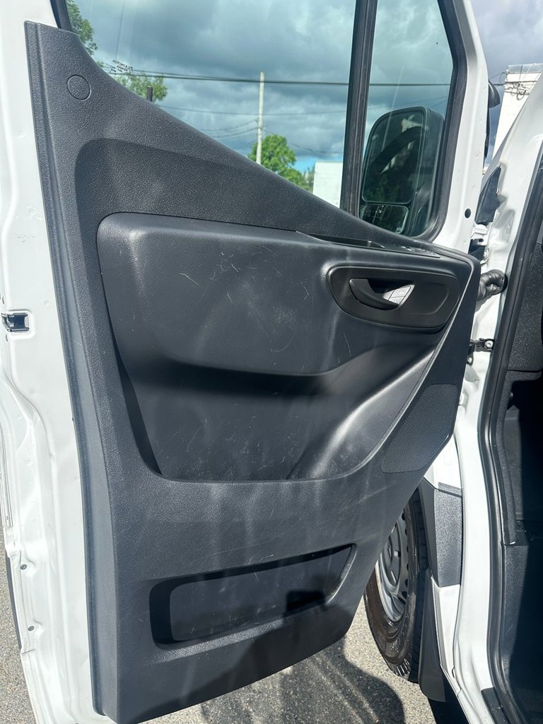 Used 2023 Mercedes-Benz Sprinter 2500 w/ Acoustic Package image 7