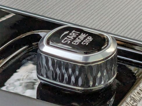 Used 2021 Volvo XC60 T8 R-Design w/ Advanced Package image 39