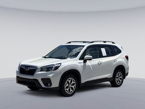 Used 2021 Subaru Forester Premium AWD/4WD image 1