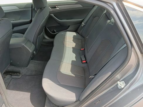 Used 2018 Hyundai Sonata SE w/ Cargo Package FWD image 16